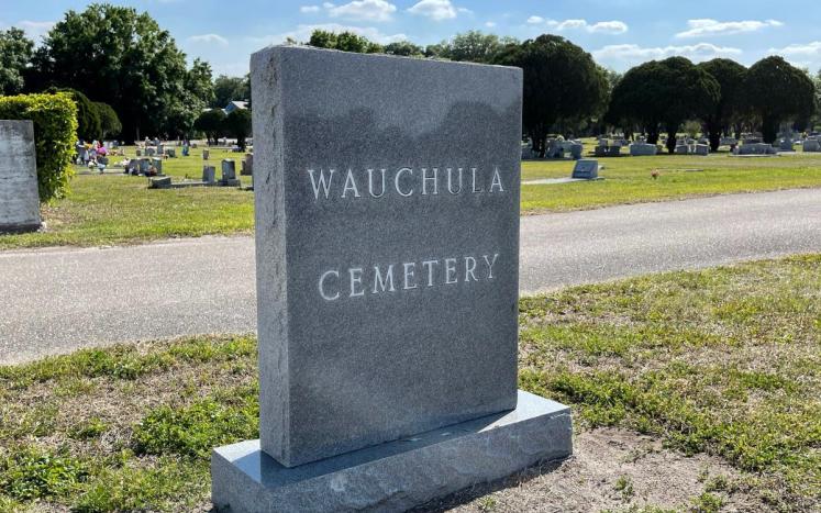 Headstone in Wauchula Cemetery